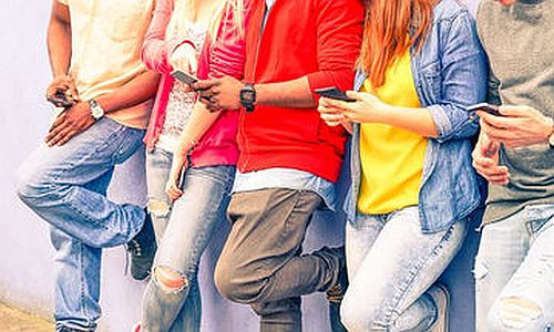Ἡ θρησκευτικότητα τῶν νέων καὶ τὰ κοινωνικὰ δίκτυα.